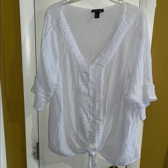 BYdesign White Flutter Sleeve Blouse with Tie Front Sz 1X - Picture 1 of 7